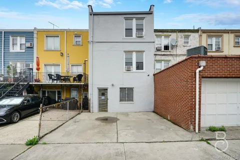 $1,425,000 | 27-12 Ditmars Boulevard | Astoria
