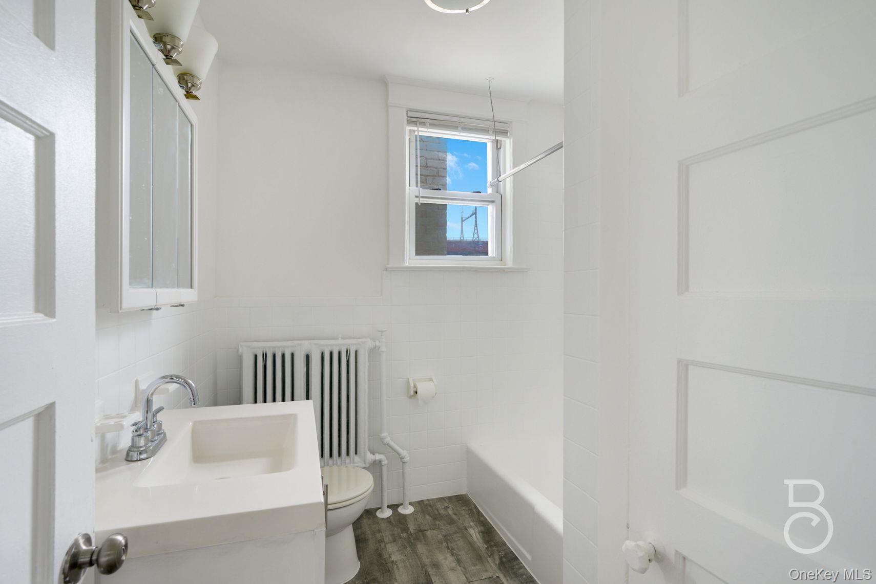 27-12 Ditmars Boulevard Queens, NY 11105 - Photo 10 of 18