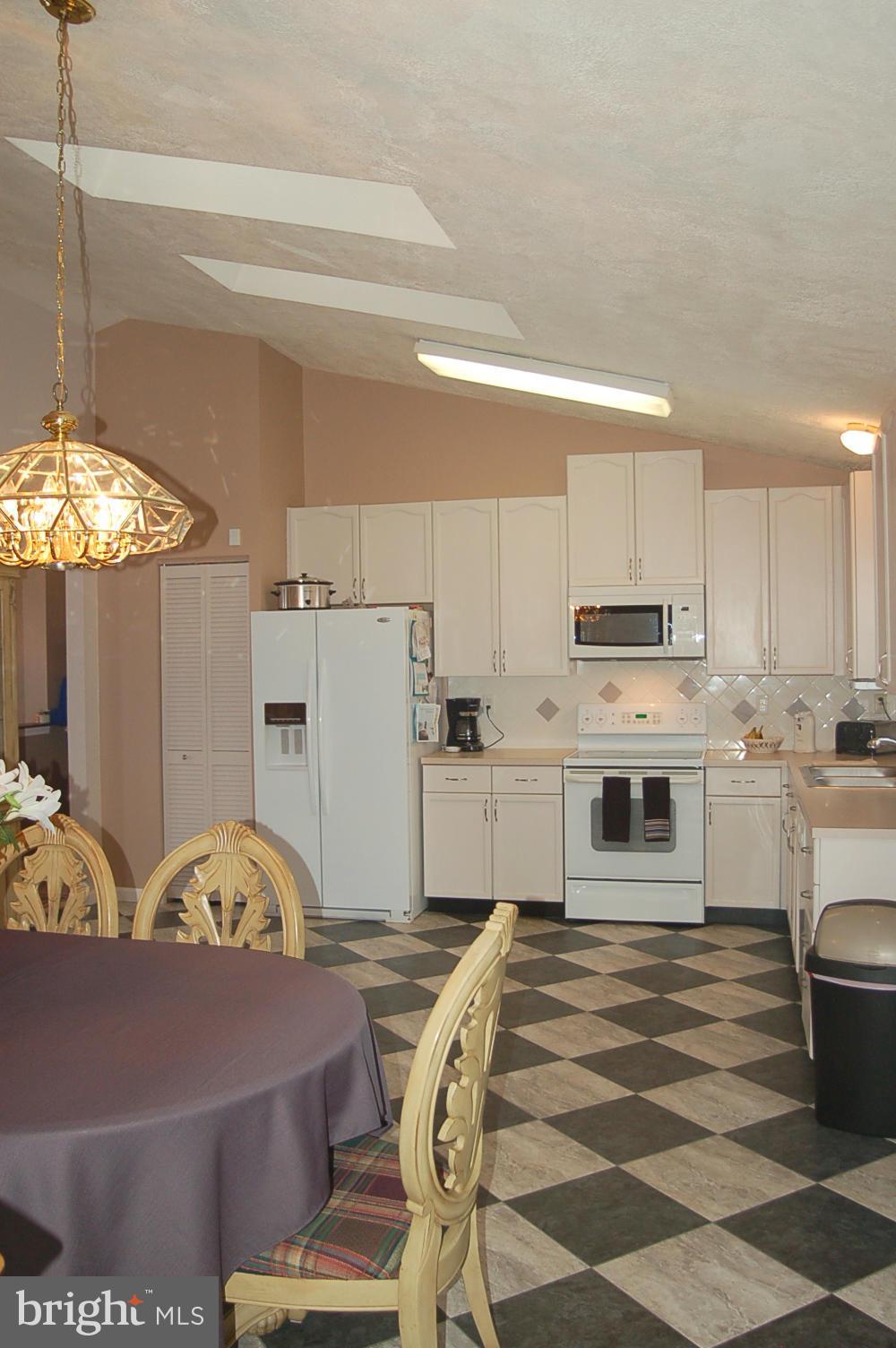 7014 Fox Chase Road New Market, MD 21774 - Photo 3 of 30 Kitchen