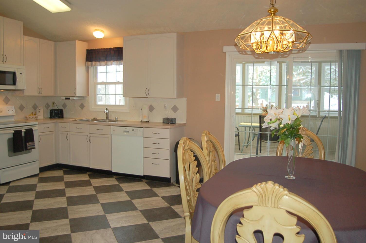 7014 Fox Chase Road New Market, MD 21774 - Photo 4 of 30 Kitchen