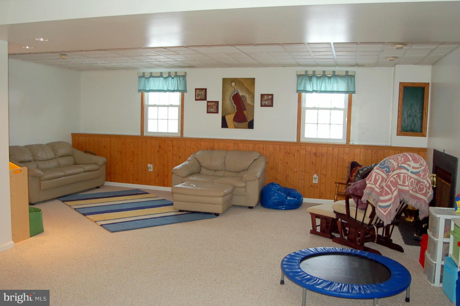 7014 Fox Chase Road New Market, MD 21774 - Photo 9 of 30 Family Room
