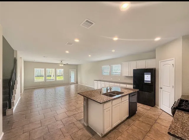 $3,000 | 14135 Riley Creek, Conroe, TX 77384