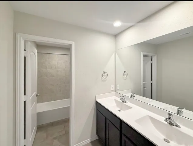 $3,000 | 14135 Riley Creek, Conroe, TX 77384