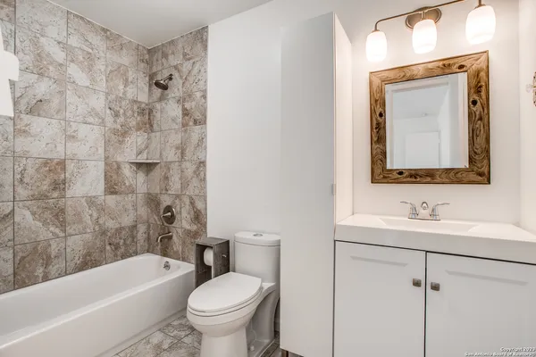 $1,975 | 7415 Corian Park Drive, San Antonio, TX 78249