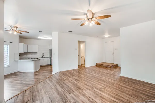 $1,975 | 7415 Corian Park Drive, San Antonio, TX 78249