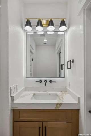 $650,000 | 179 Hidden Ranch Lane, Floresville, TX 78114