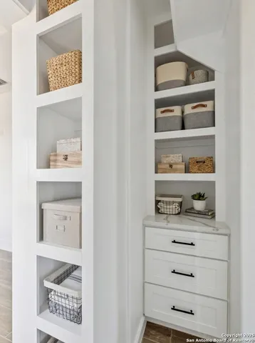 $650,000 | 179 Hidden Ranch Lane, Floresville, TX 78114