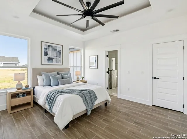 $650,000 | 179 Hidden Ranch Lane, Floresville, TX 78114