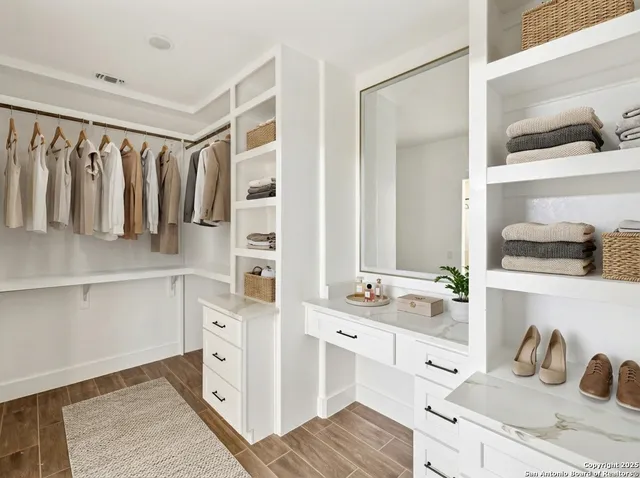 $650,000 | 179 Hidden Ranch Lane, Floresville, TX 78114