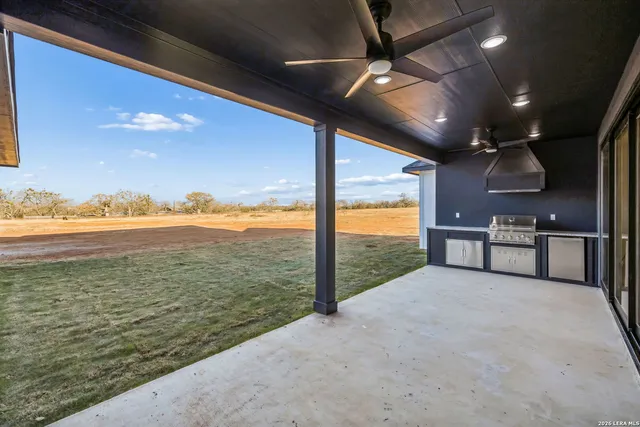 $650,000 | 179 Hidden Ranch Lane, Floresville, TX 78114