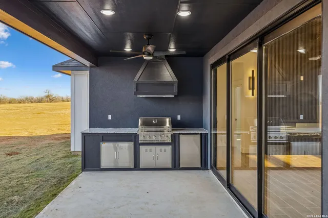 $650,000 | 179 Hidden Ranch Lane, Floresville, TX 78114