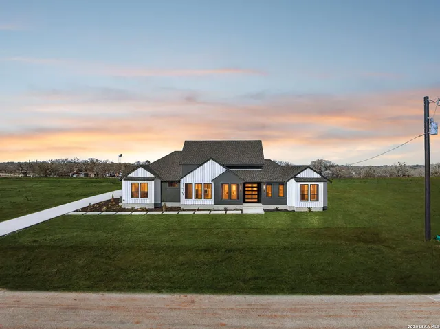 $650,000 | 179 Hidden Ranch Lane, Floresville, TX 78114