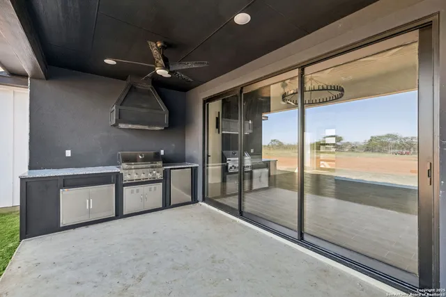 $650,000 | 179 Hidden Ranch Lane, Floresville, TX 78114