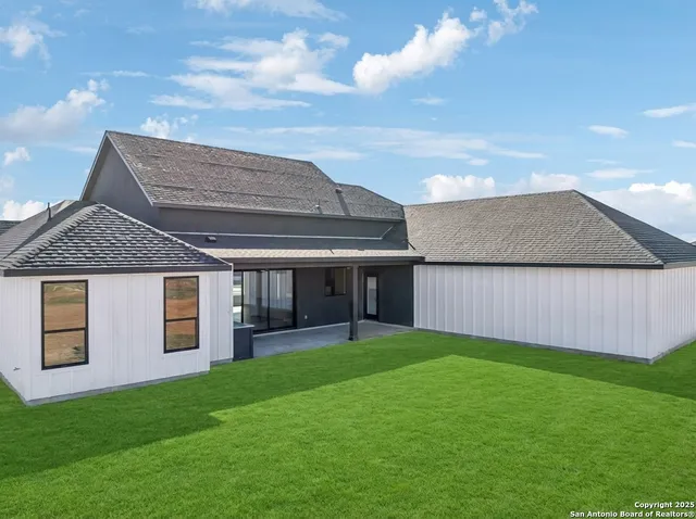 $650,000 | 179 Hidden Ranch Lane, Floresville, TX 78114