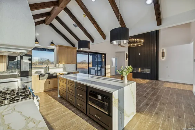 $650,000 | 179 Hidden Ranch Lane, Floresville, TX 78114