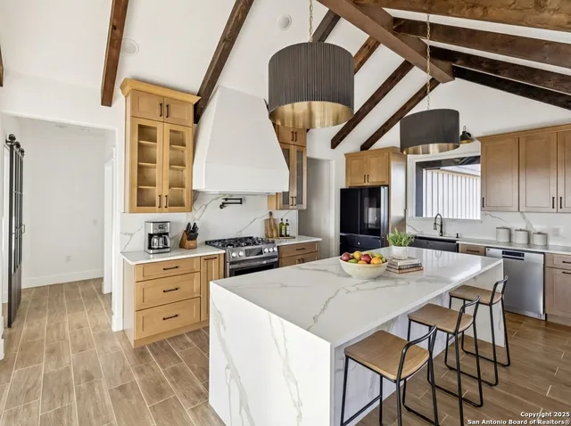 $650,000 | 179 Hidden Ranch Lane, Floresville, TX 78114