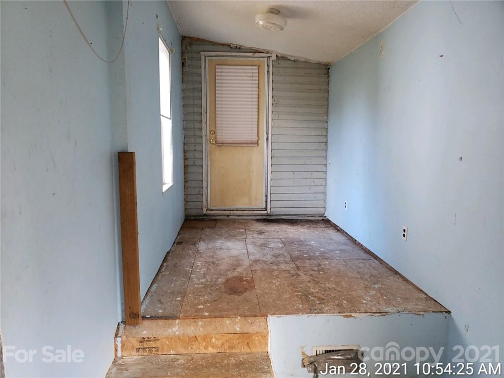 330 Falconview Road Lincolnton, NC 28092 - Photo 9 of 13 Gallery Image 9