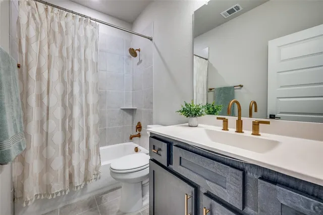 $699,900 | 6333 Hedgecoxe Road, The Colony, TX 75056