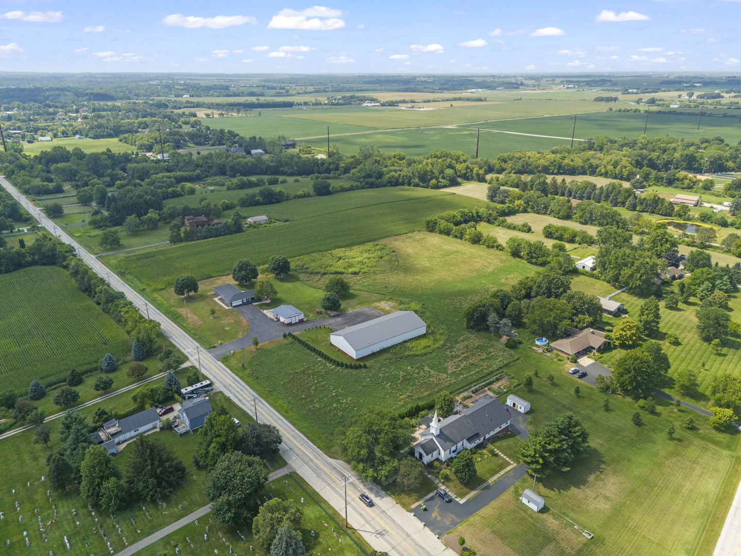 10N862 Muirhead Road Elgin, IL 60124 - Photo 40 of 47 a view of a city with a lake