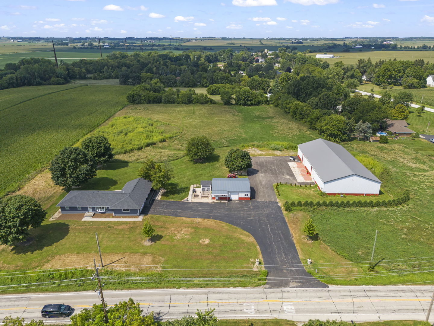 10N862 Muirhead Road Elgin, IL 60124 - Photo 42 of 47 an aerial view of a house
