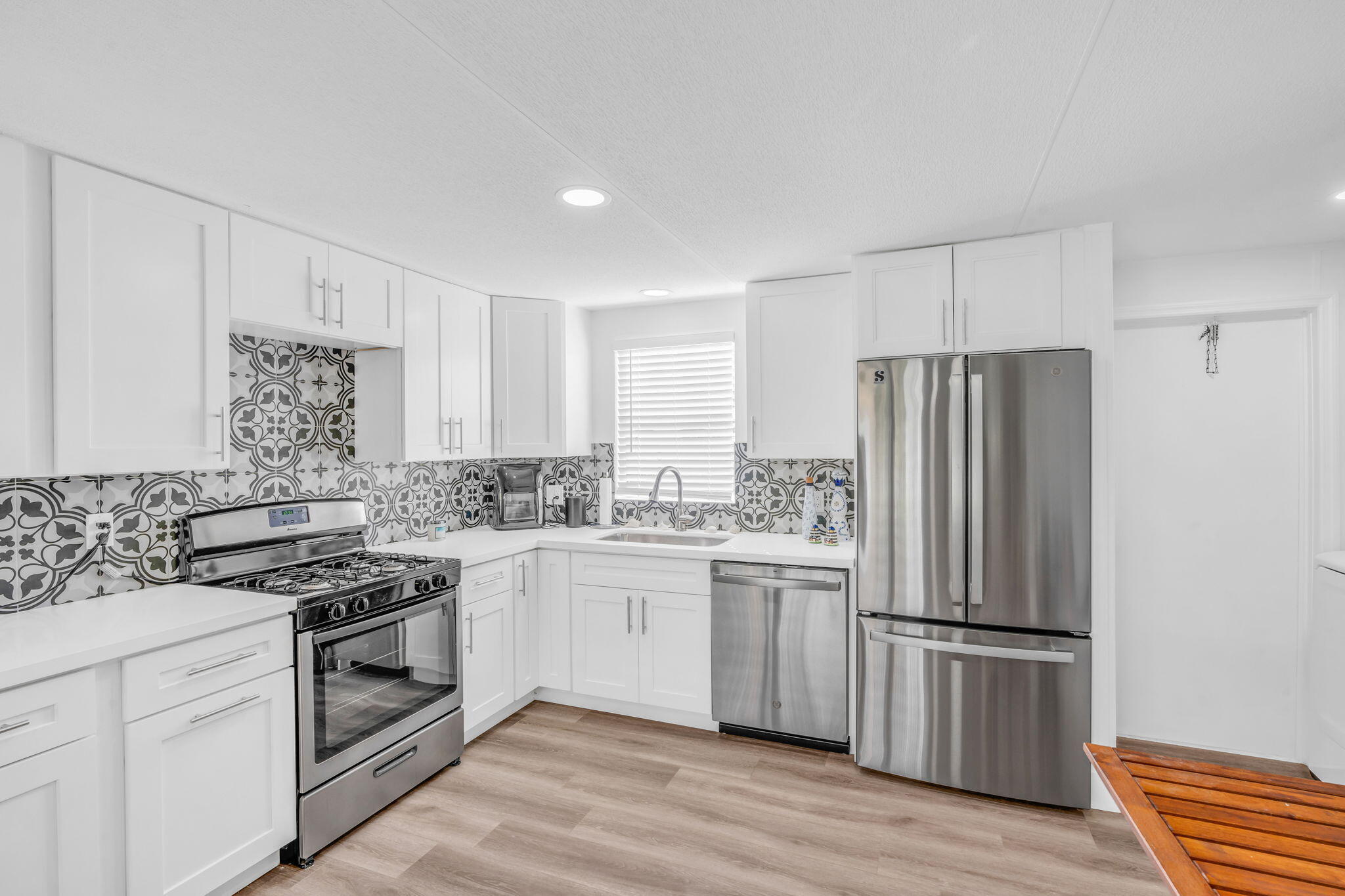 181 Grassy Road Key Largo, FL 33037 - Photo 8 of 35 8-web-or-mls-181 Grassy Rd - High Exposu