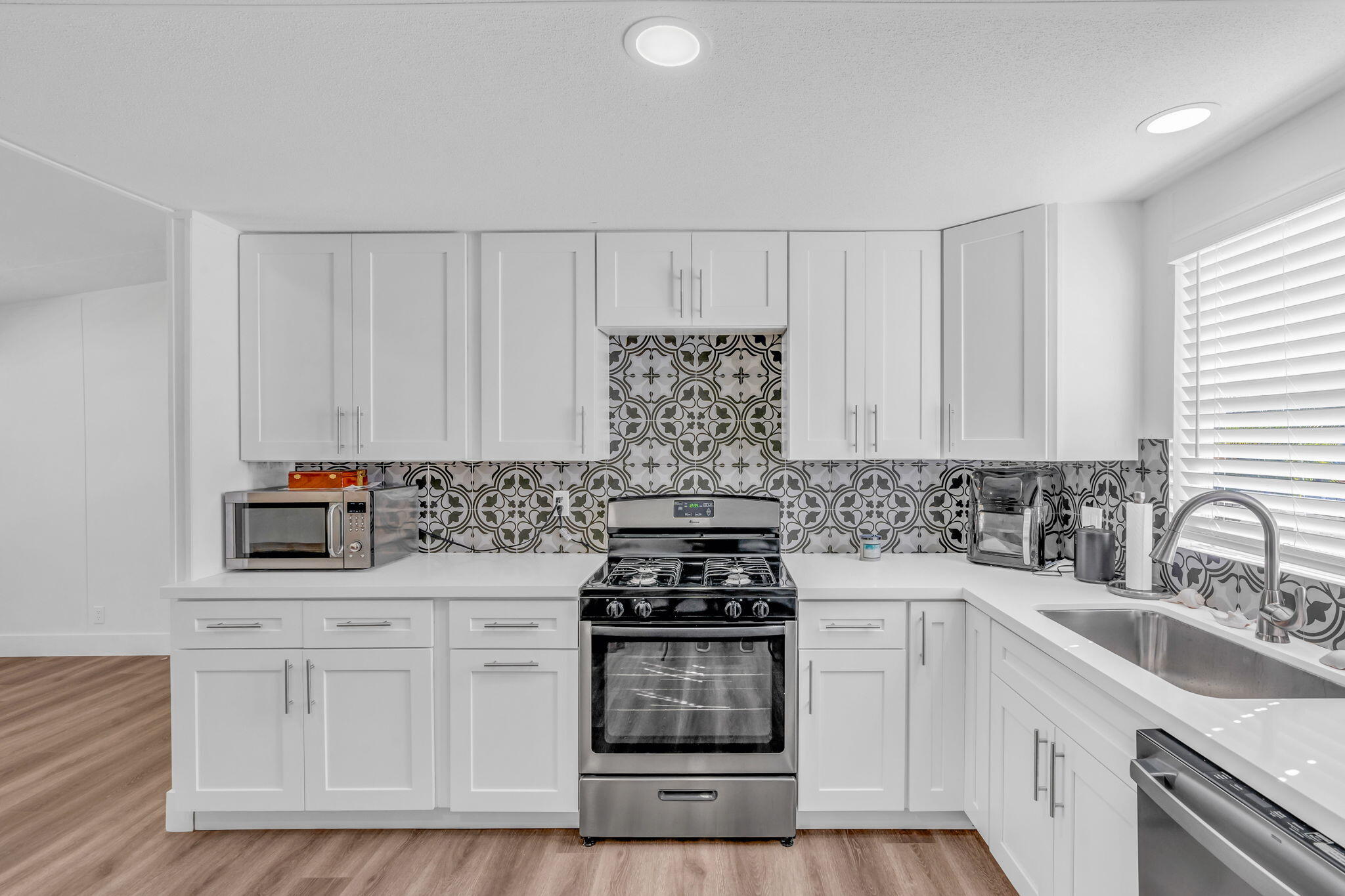 181 Grassy Road Key Largo, FL 33037 - Photo 9 of 35 9-web-or-mls-181 Grassy Rd - High Exposu