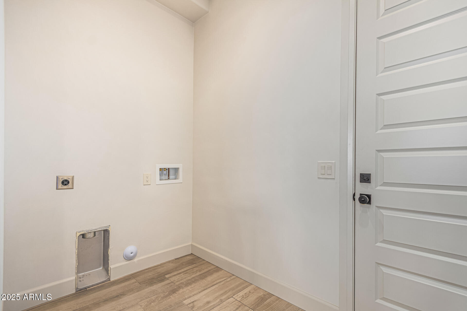 14730 South Rory Calhoun Road Arizona City, AZ 85123 - Photo 25 of 43 a view of a small space