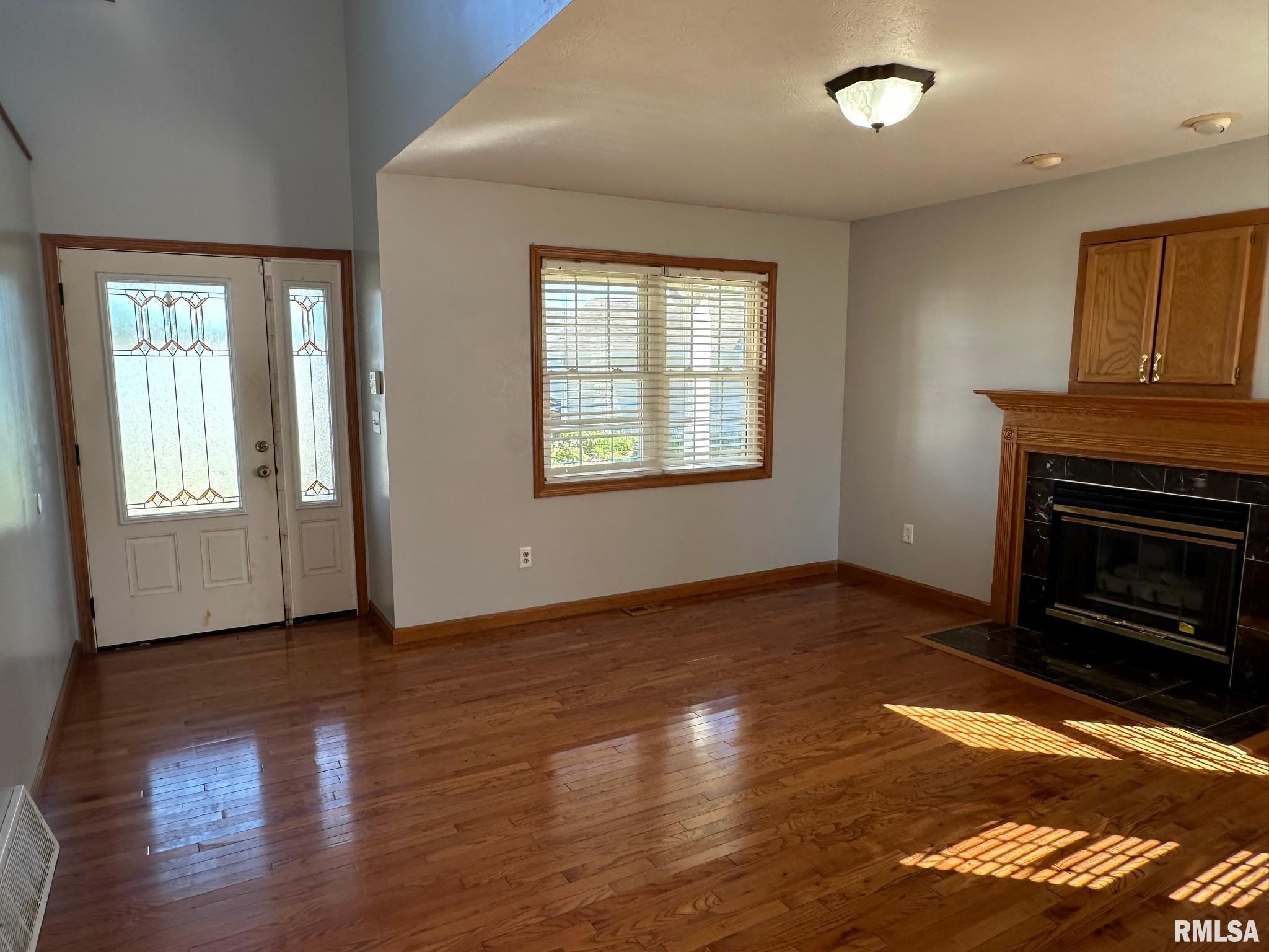 805 Knoll Pointe Place Springfield, IL 62703 - Photo 2 of 26