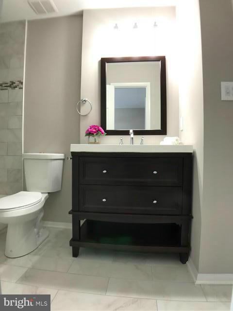 2243 Gunsmith Square Reston, VA 20191 - Photo 14 of 16 Bath (Master)