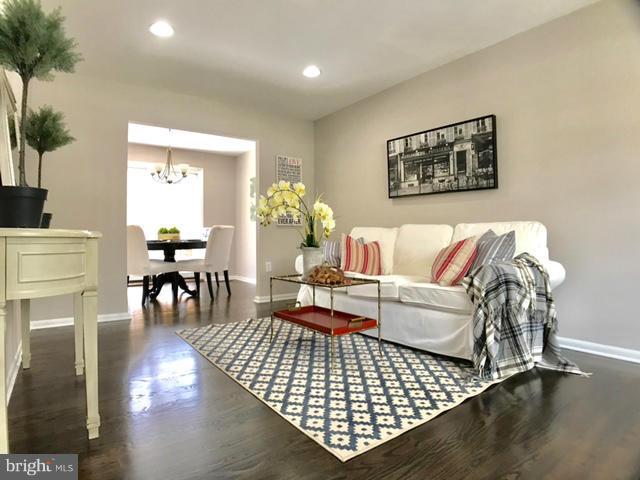 2243 Gunsmith Square Reston, VA 20191 - Photo 3 of 16 Living Room