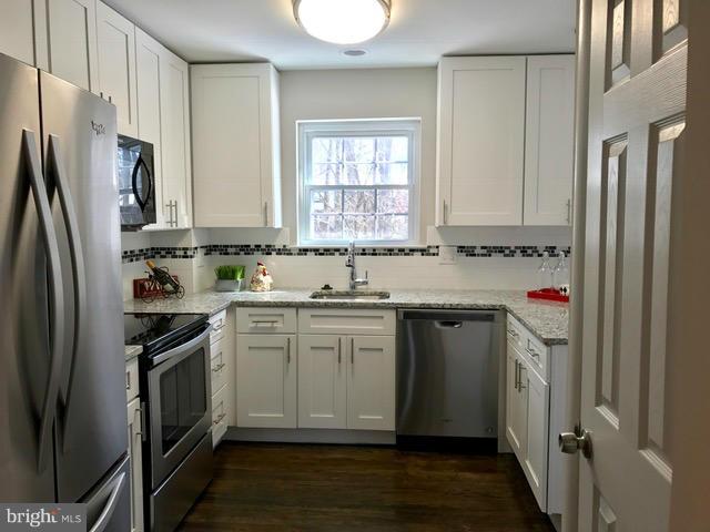 2243 Gunsmith Square Reston, VA 20191 - Photo 6 of 16 Kitchen