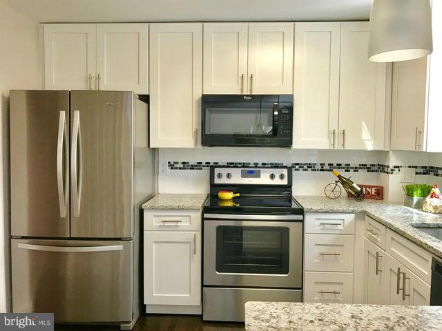 2243 Gunsmith Square Reston, VA 20191 - Photo 7 of 16 Kitchen