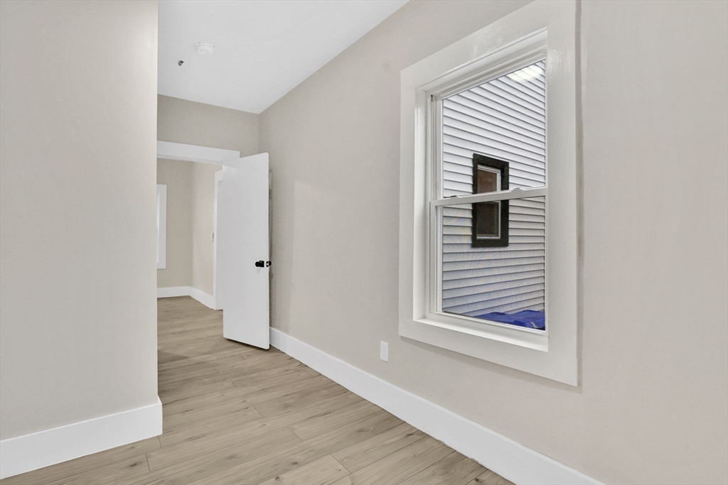 14 Adams Street Springfield, MA 01105 - Photo 12 of 37