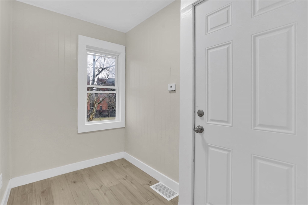 14 Adams Street Springfield, MA 01105 - Photo 27 of 37