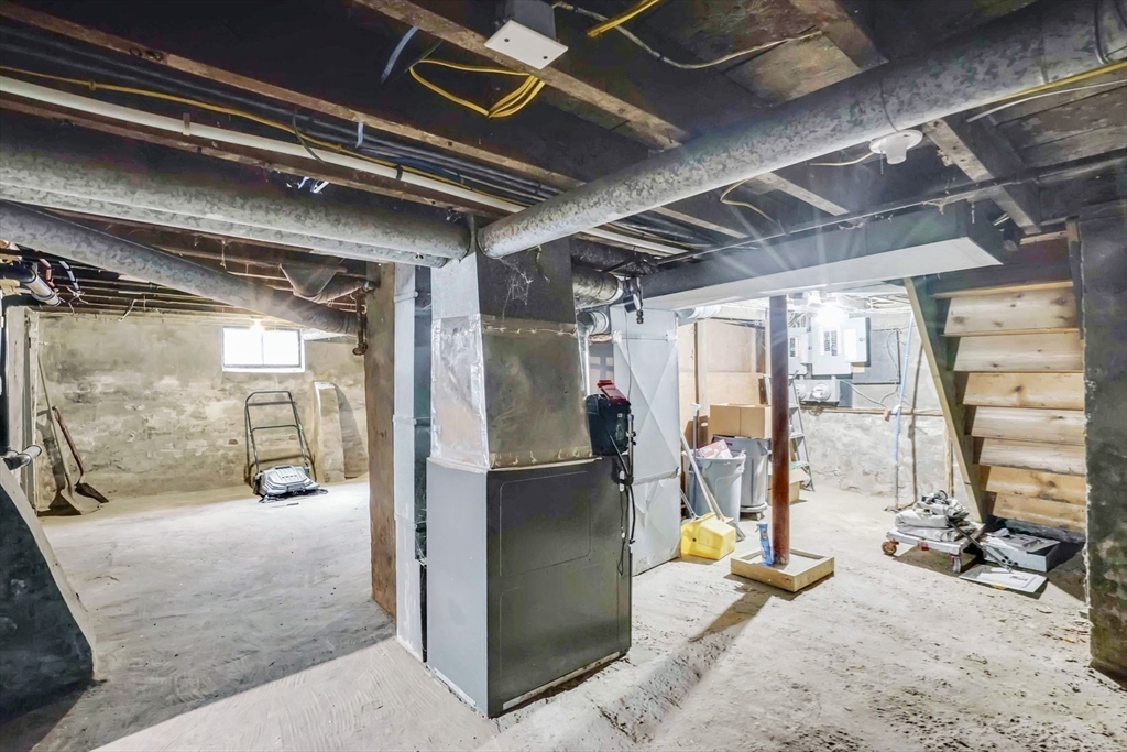 14 Adams Street Springfield, MA 01105 - Photo 33 of 37