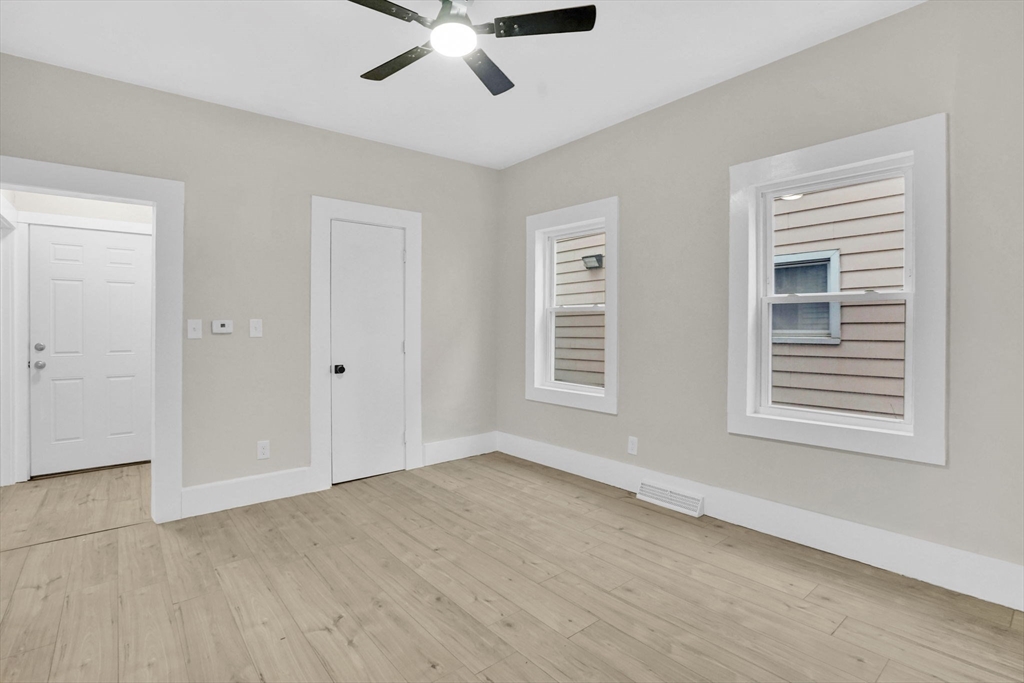 14 Adams Street Springfield, MA 01105 - Photo 5 of 37