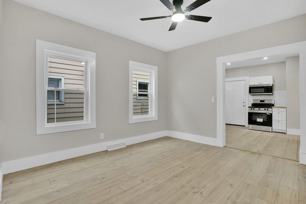 14 Adams Street Springfield, MA 01105 - Photo 6 of 37