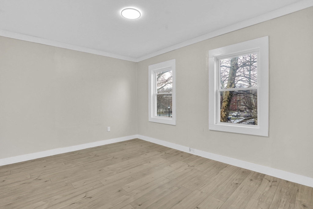 14 Adams Street Springfield, MA 01105 - Photo 9 of 37