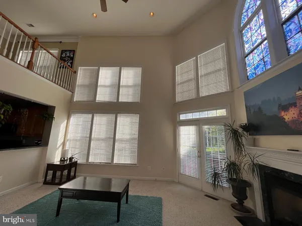 a view of livingroom with furniture