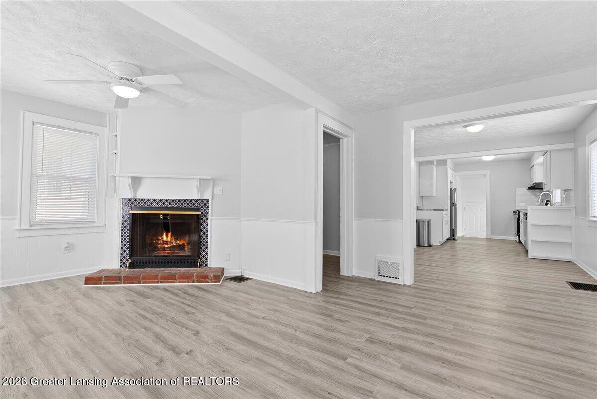 6041 Hilliard Road Lansing, MI 48911 - Photo 3 of 26 09-Media Jett - 01.2