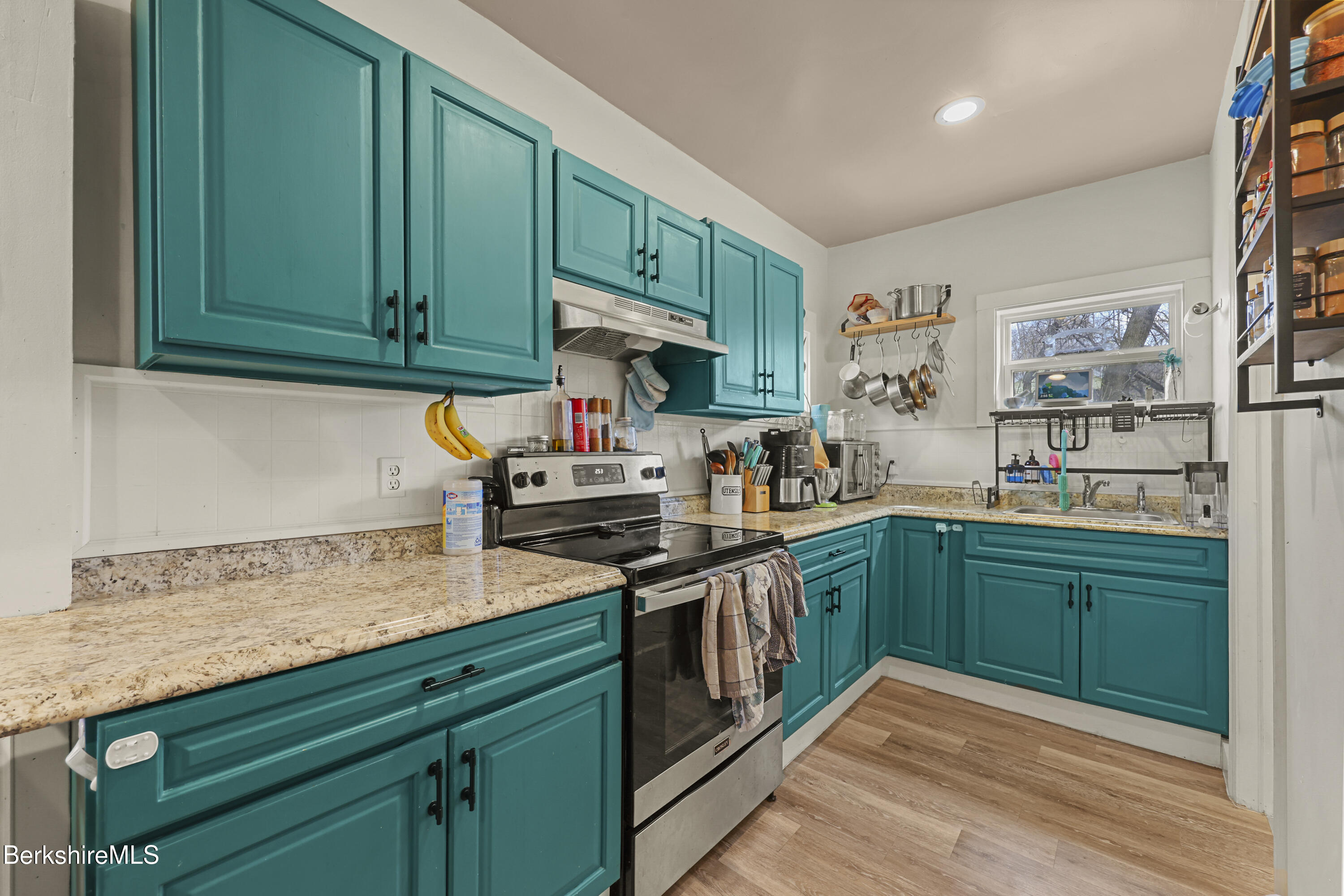 35 Prospect Street Pittsfield, MA 01201 - Photo 16 of 41 Kitchen