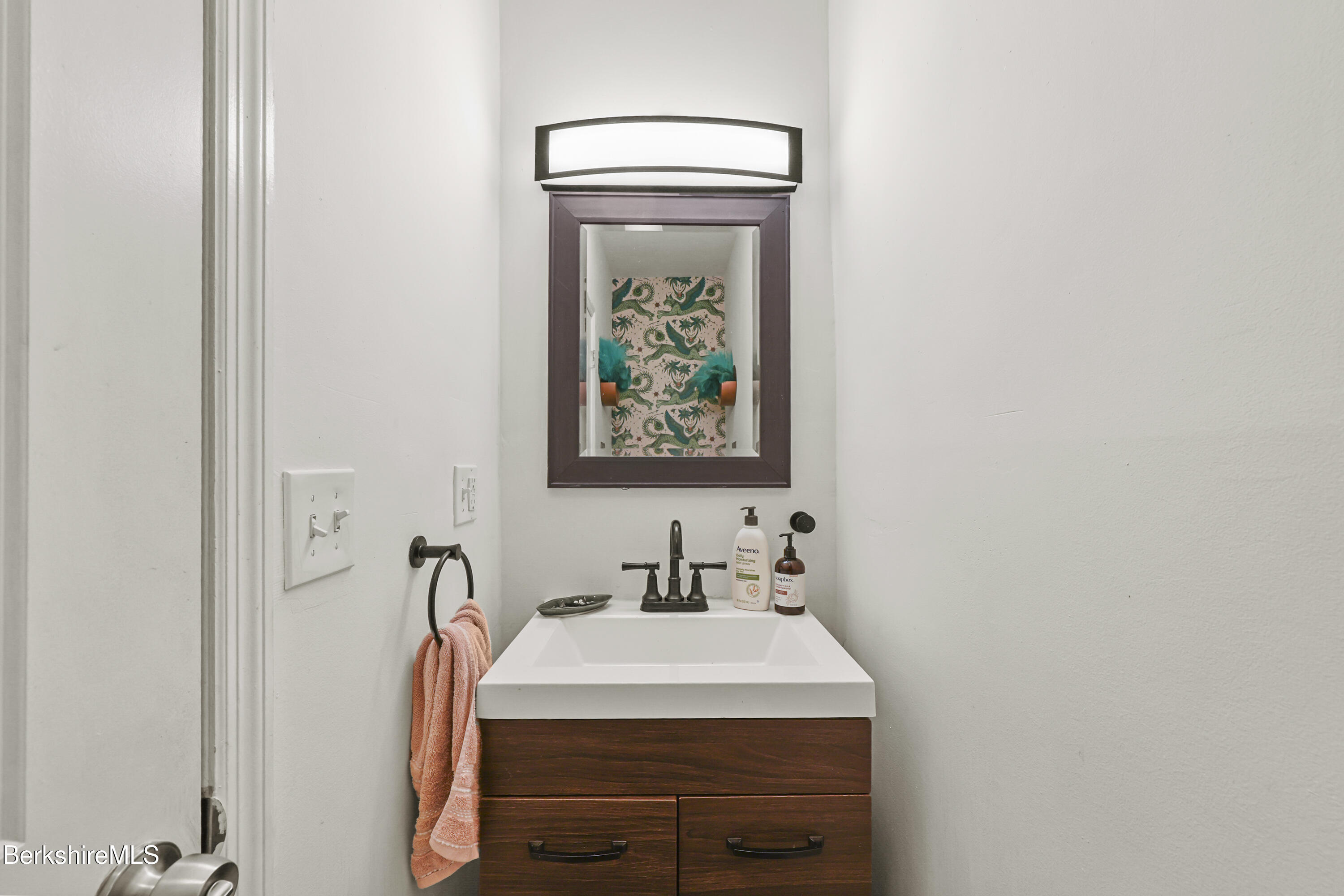 35 Prospect Street Pittsfield, MA 01201 - Photo 18 of 41 Half Bath