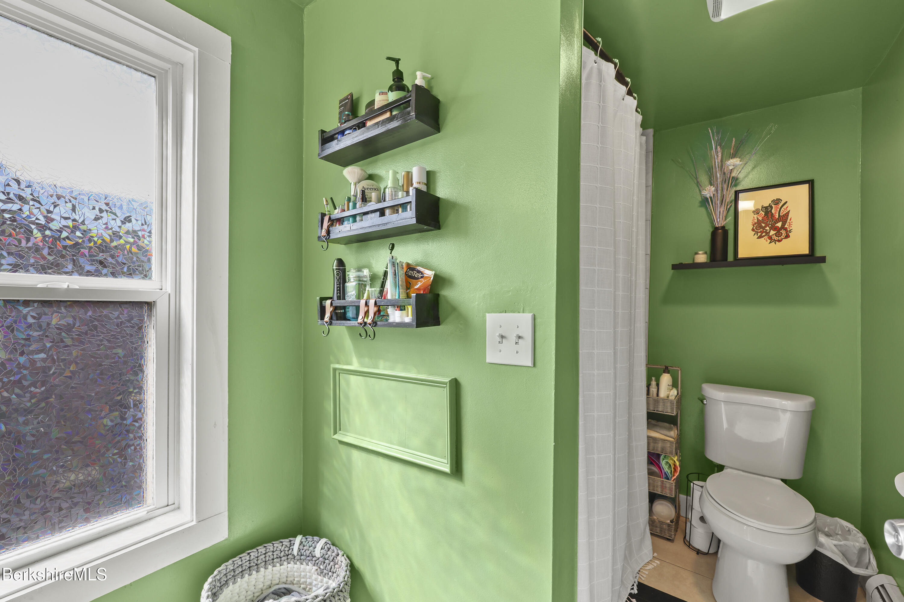 35 Prospect Street Pittsfield, MA 01201 - Photo 22 of 41 Second Floor Bathroom