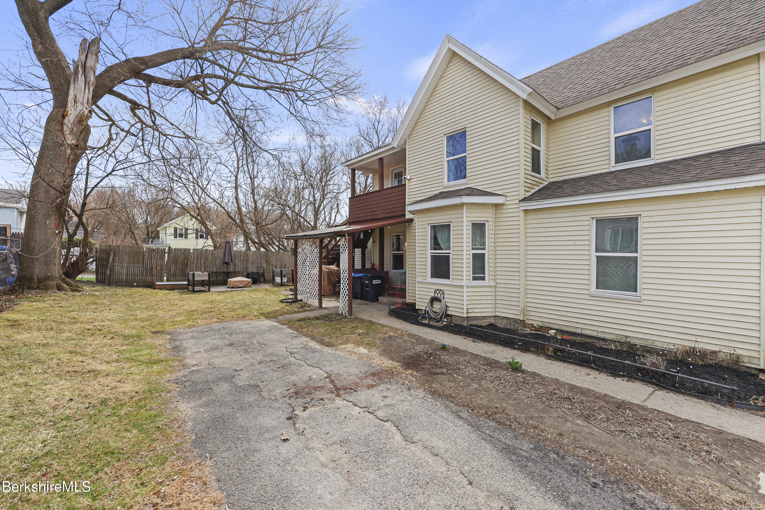 35 Prospect Street Pittsfield, MA 01201 - Photo 34 of 41 Yard