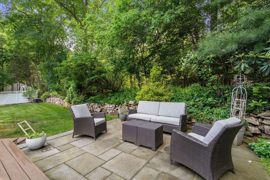 120 Cynthia Road Newton, MA 02459 - Photo 27 of 30