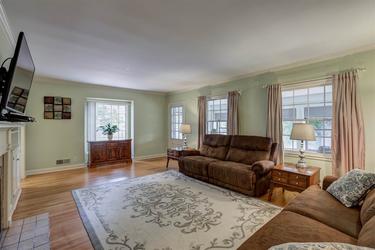 4015 Stringtown Road Evansville, IN 47711 - Photo 4 of 32 Gallery Image 4