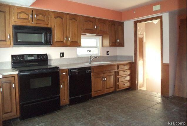 725 Shoreham Road Grosse Pointe, MI 48236 - Photo 5 of 22 Shoreham 013.jpg