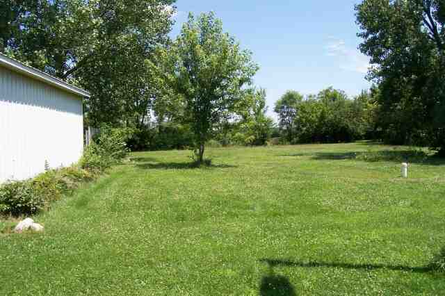 23161 North Taylor Road Canton, IL 61520 - Photo 11 of 13 Gallery Image 11