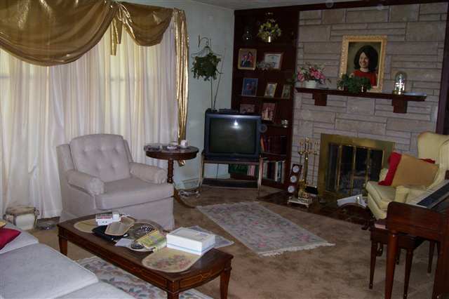 23161 North Taylor Road Canton, IL 61520 - Photo 4 of 13 Gallery Image 4