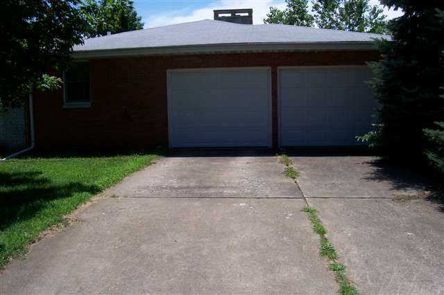 23161 North Taylor Road Canton, IL 61520 - Photo 10 of 13 Gallery Image 10